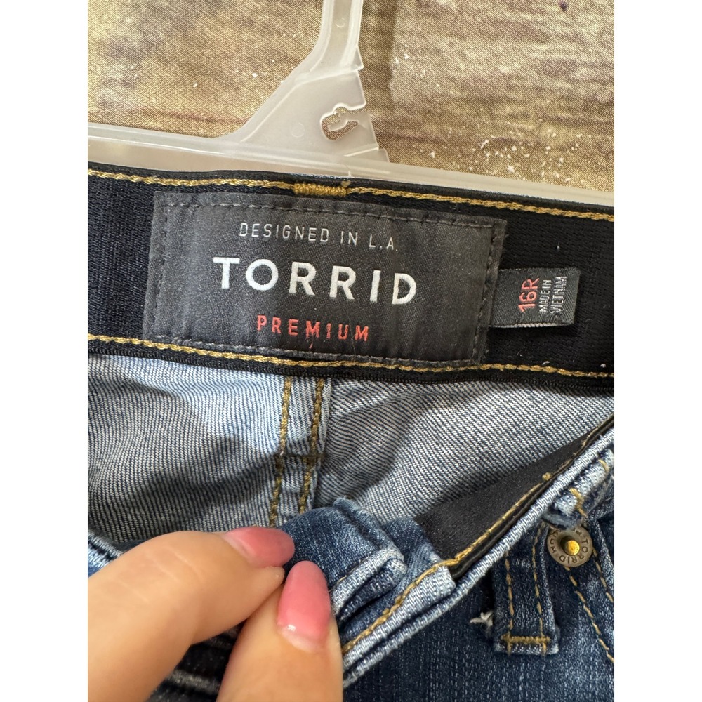 Torrid Premium Sky High Skinny Jeans Medium Wash Blue Denim 16 Stretch - Picture 4 of 7